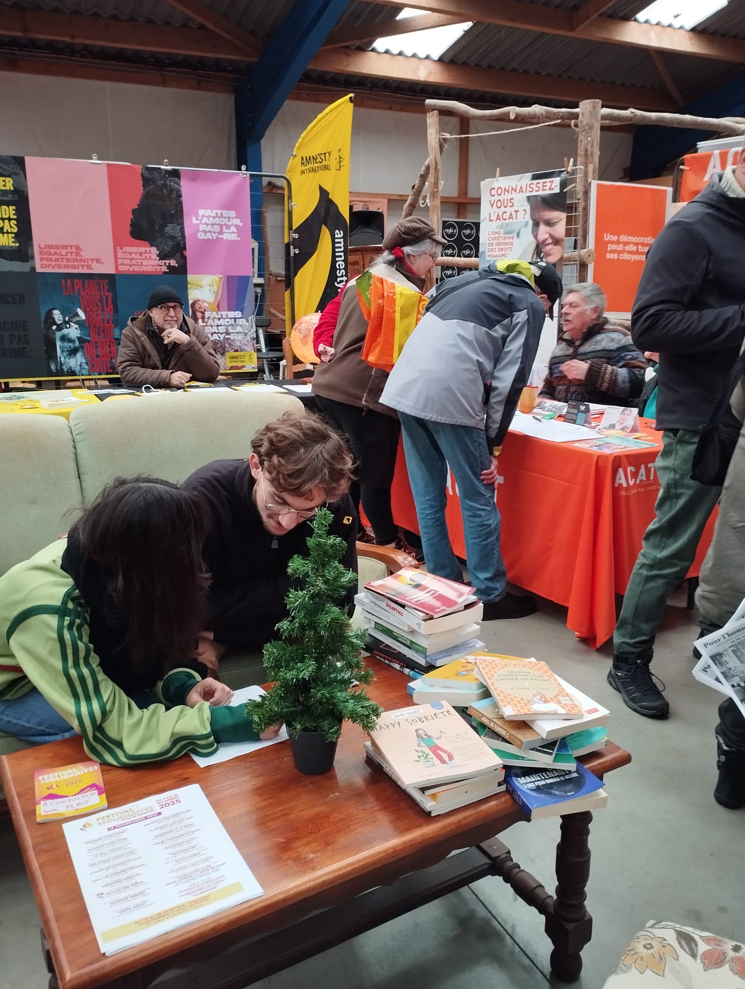 Un petit "salon" avait été installé au coeur du village