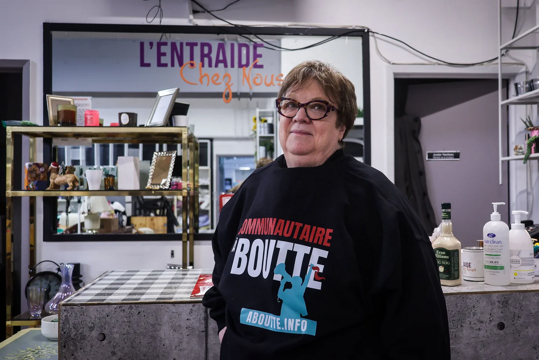 Mary Claire MacLeod se sent abandonnée par l'État québécois. Photo : Marie-France Coallier Le Devoir Mary Claire MacLeod se sent abandonnée par l'État québécois.